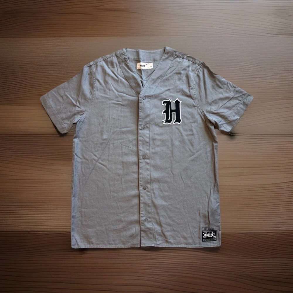 Hollister Mens Baseball Jersey Shirt Gray Short Sleeve Button Up Letter H Size L